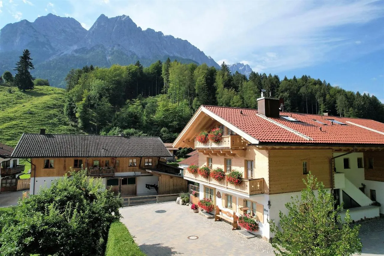 Apartment Ferienwohnungen Pfanzelter Grainau